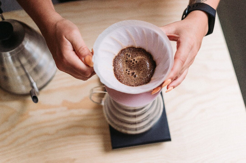 Brewing coffee with Hario V60 Pink
